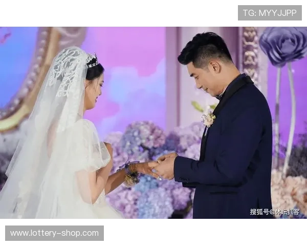 姚明与妻子甜蜜婚照曝光 二人携手步入幸福新生活